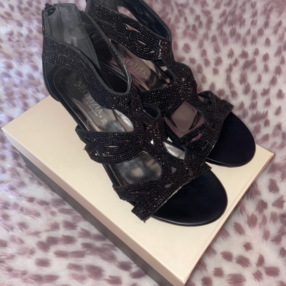 Spring Step Black Wedges - Picture 2 of 8